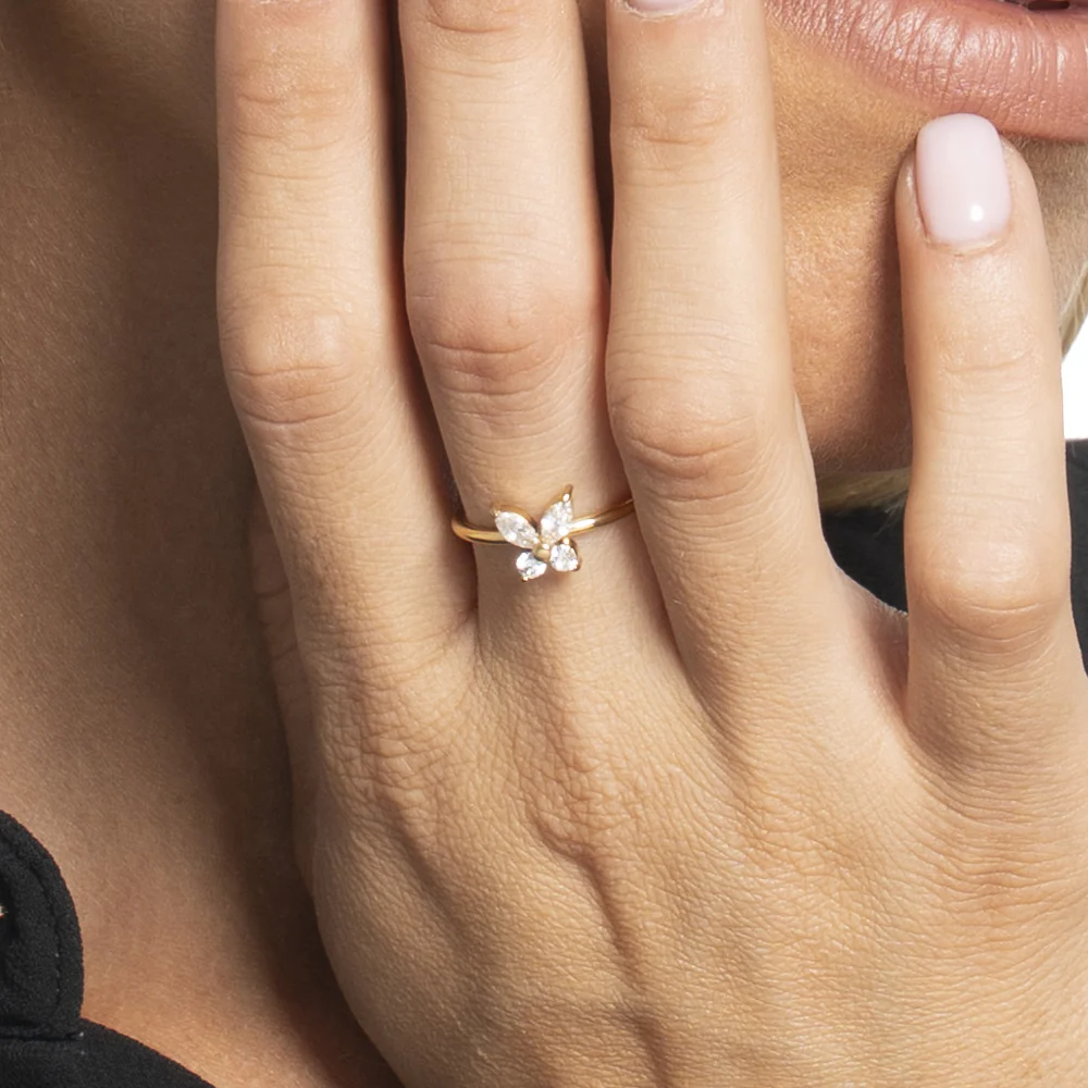 ANELLO DONNA IN ACCIAIO COLORE ORO CON FARFALLA E ZIRCONI BIANCHI - Image 2