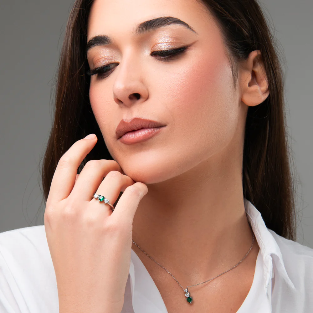 ANELLO DONNA IN ACCIAIO CON CUORI CON ZIRCONI BIANCHI E VERDI - Image 4