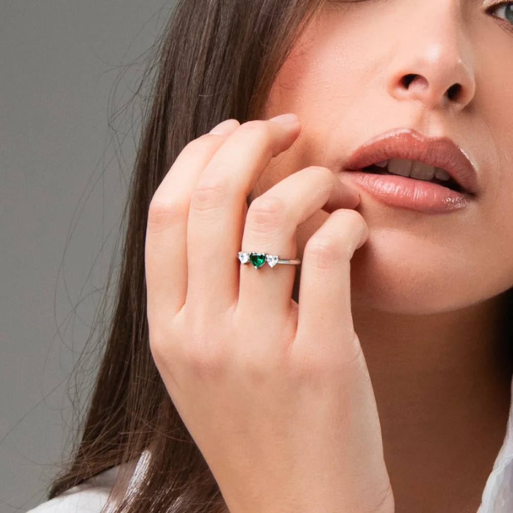 ANELLO DONNA IN ACCIAIO CON CUORI CON ZIRCONI BIANCHI E VERDI - Image 2