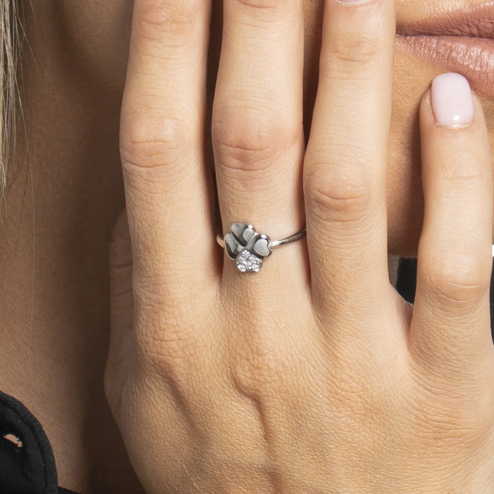 ANELLO DONNA IN ACCIAIO CON QUADRIFOGLIO E ZIRCONI BIANCHI - Image 2