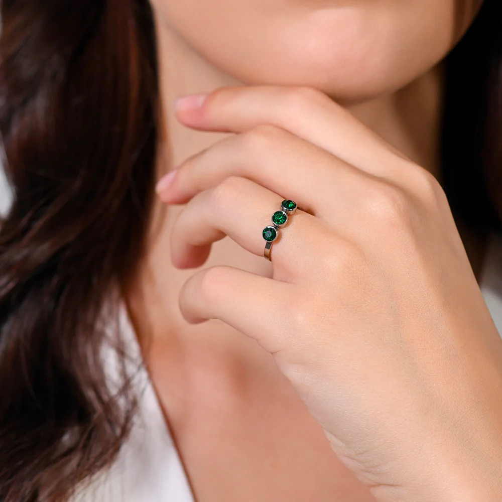 ANELLO DONNA IN ACCIAIO CON CRISTALLI VERDI - Image 2