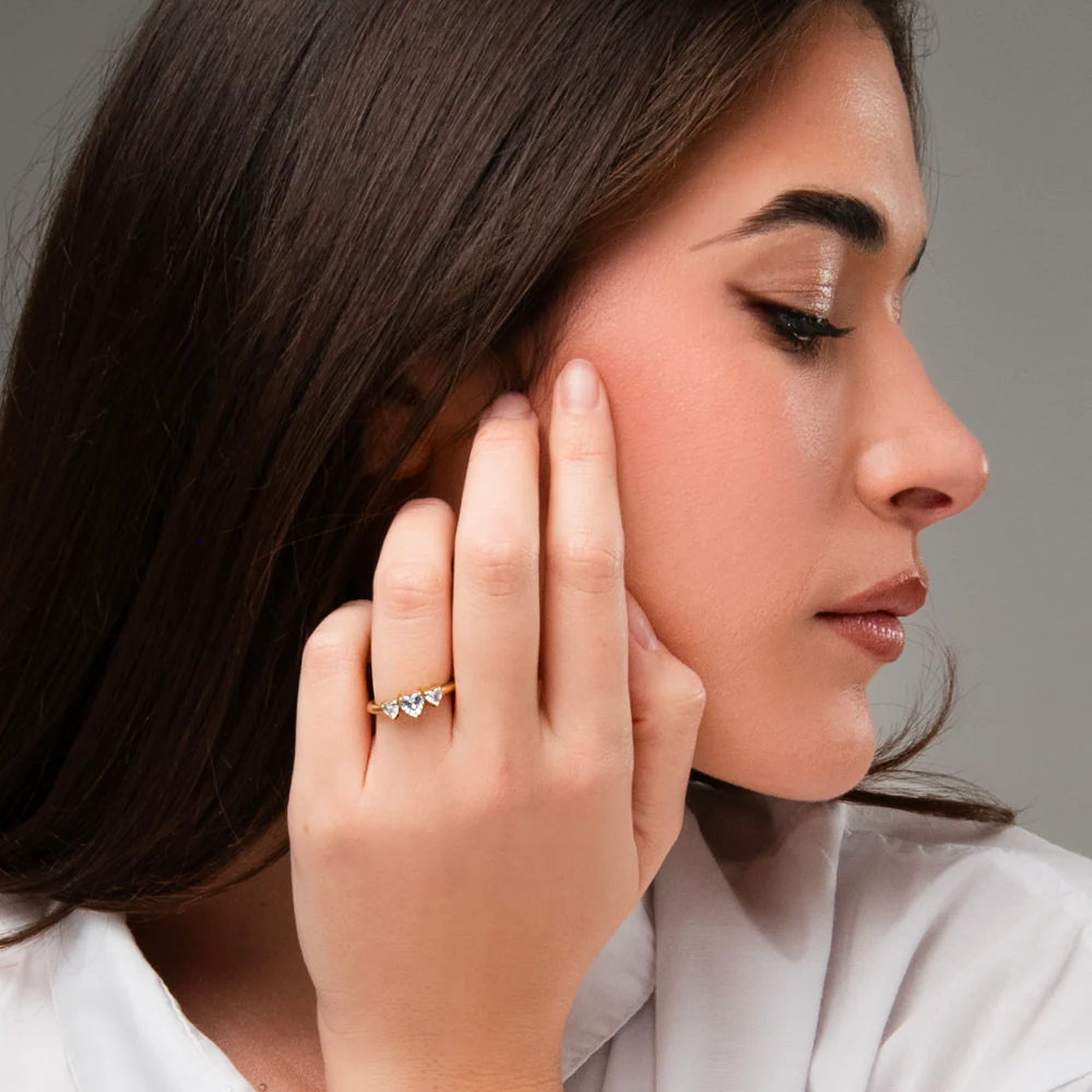 ANELLO DONNA IN ACCIAIO IP GOLD CON CUORI CON ZIRCONI BIANCHI - Image 3
