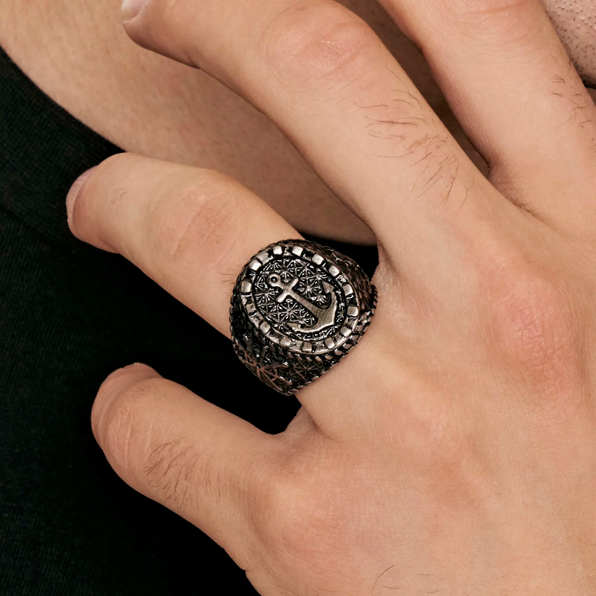 ANELLO UOMO SIGILLO IN ACCIAIO CON ANCORA - Image 2