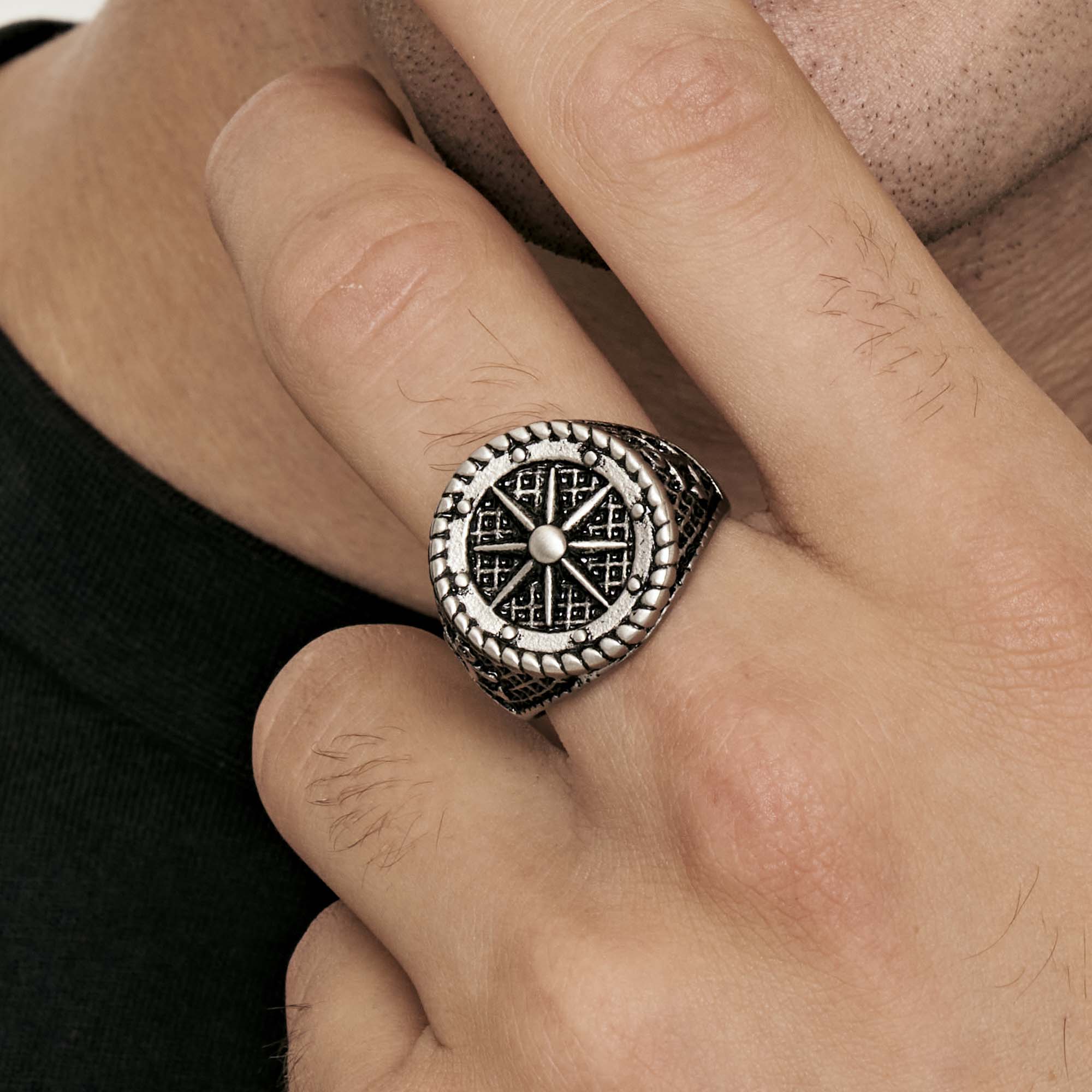 ANELLO UOMO SIGILLO IN ACCIAIO CON ROSA DEI VENTI - Image 2