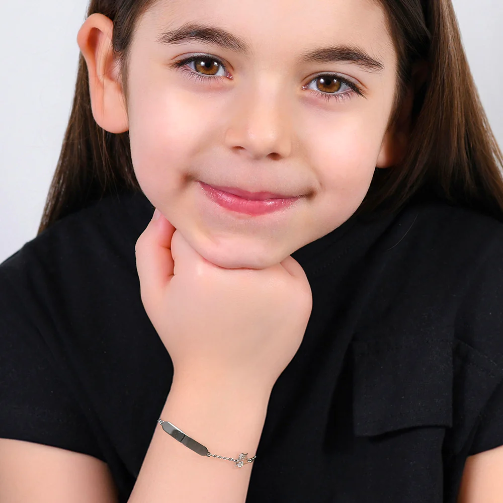 BRACCIALE BAMBINA IN ACCIAIO CON PIASTRA ED ORSETTO CON CRISTALLI BIANCHI - Image 3