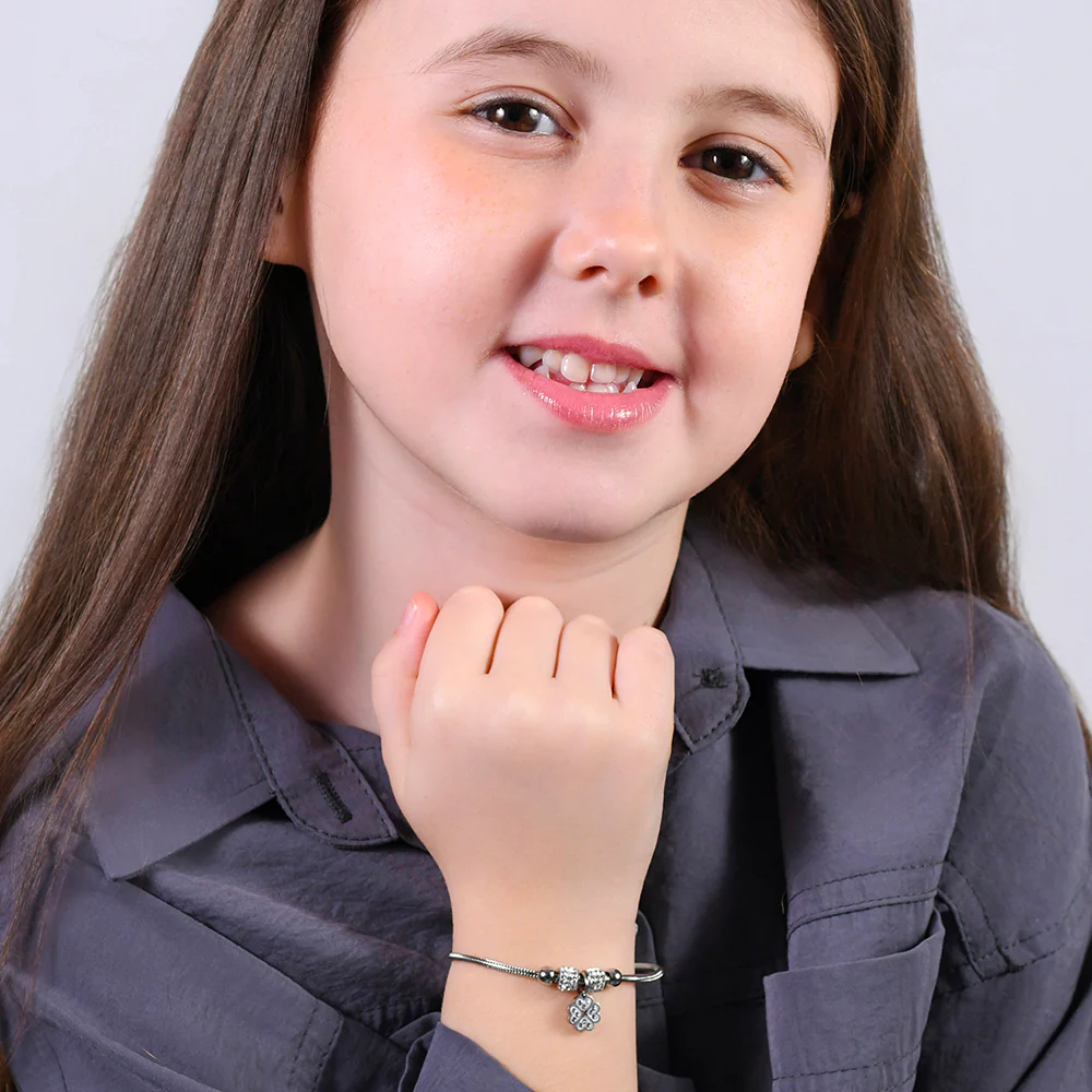 BRACCIALE BAMBINA IN ACCIAIO CON QUADRIFOGLIO CON CRISTALLI BIANCHI - Image 3