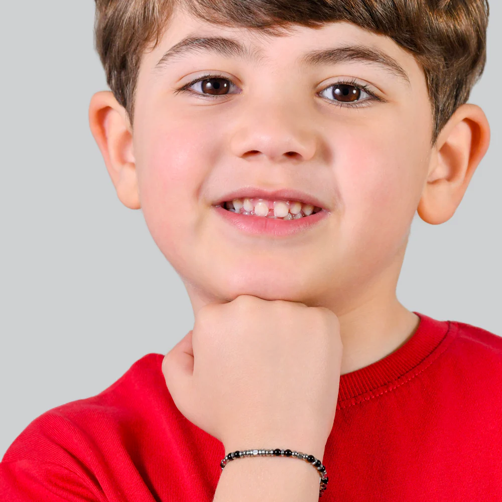 BRACCIALE BAMBINO IN ACCIAIO CON PIETRE NERE E GRIGIE - Image 3