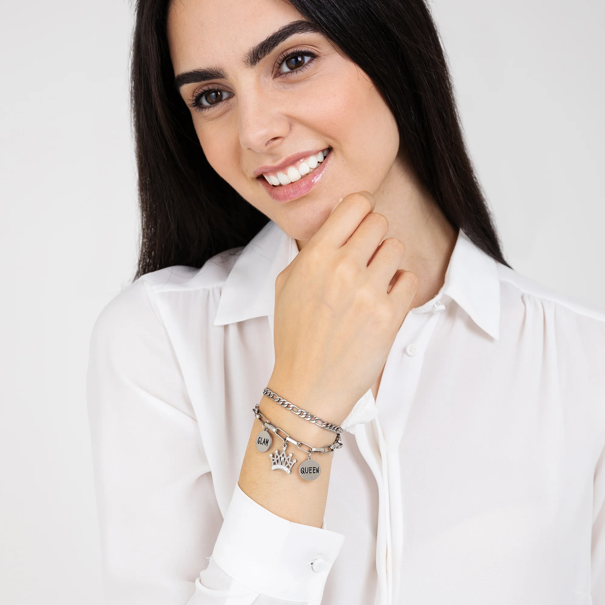 BRACCIALE DONNA IN ACCIAIO CON CORONA CON CRISTALLI BIANCHI E PIASTRE CON SMALTO - Image 3