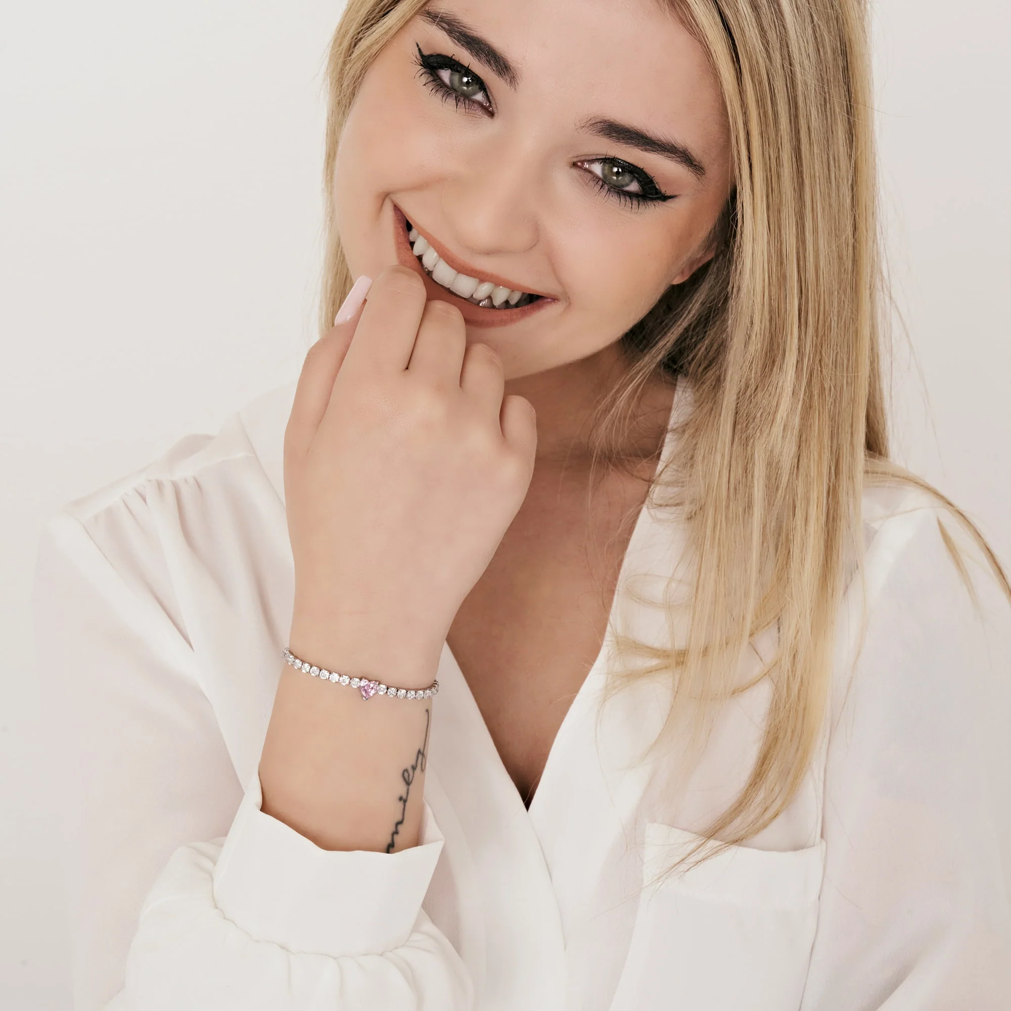 BRACCIALE DONNA IN ACCIAIO CON CRISTALLI BIANCHI E CUORE CRISTALLO ROSA - Image 3