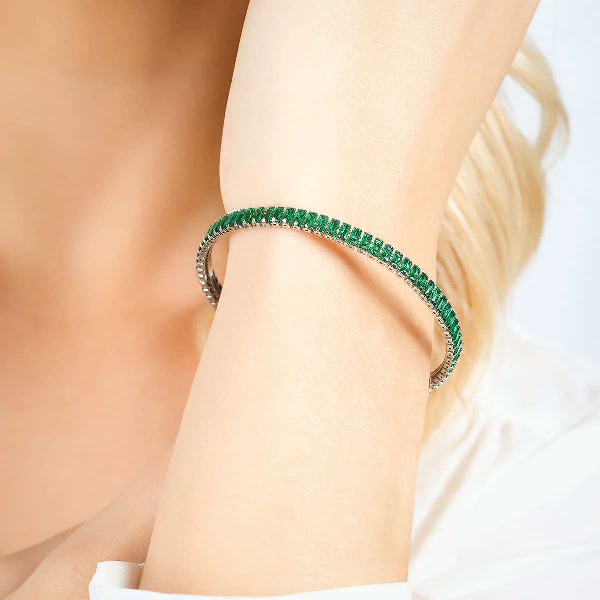 BRACCIALE DONNA IN ACCIAIO CON CRISTALLI VERDI - Image 2