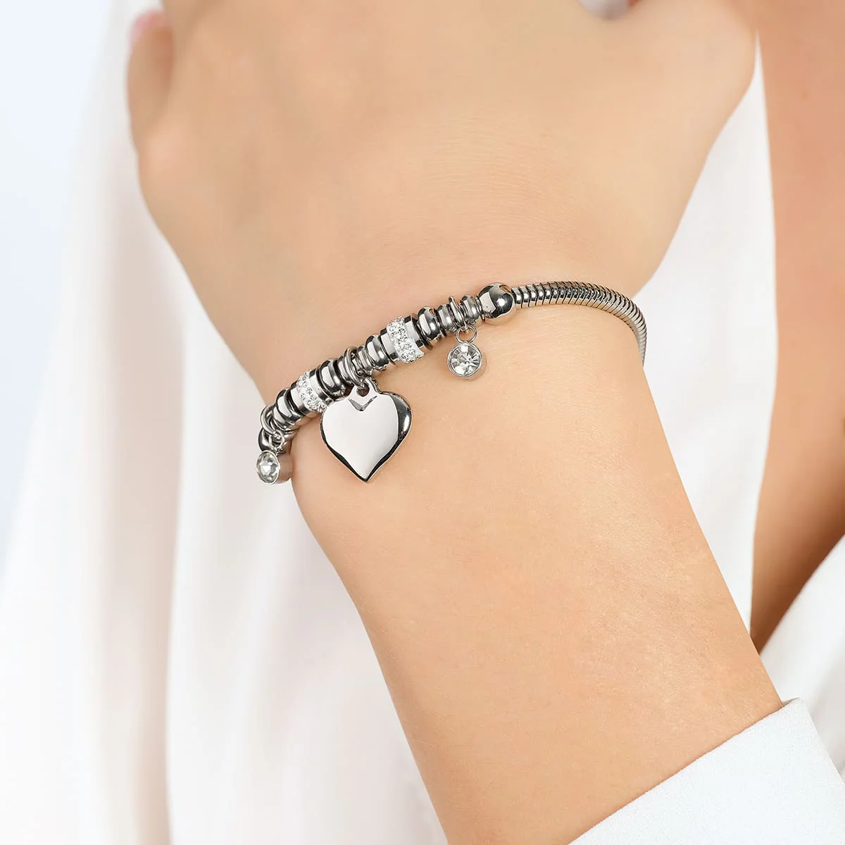 BRACCIALE DONNA IN ACCIAIO CON CUORE E CRISTALLI BIANCHI - Image 2