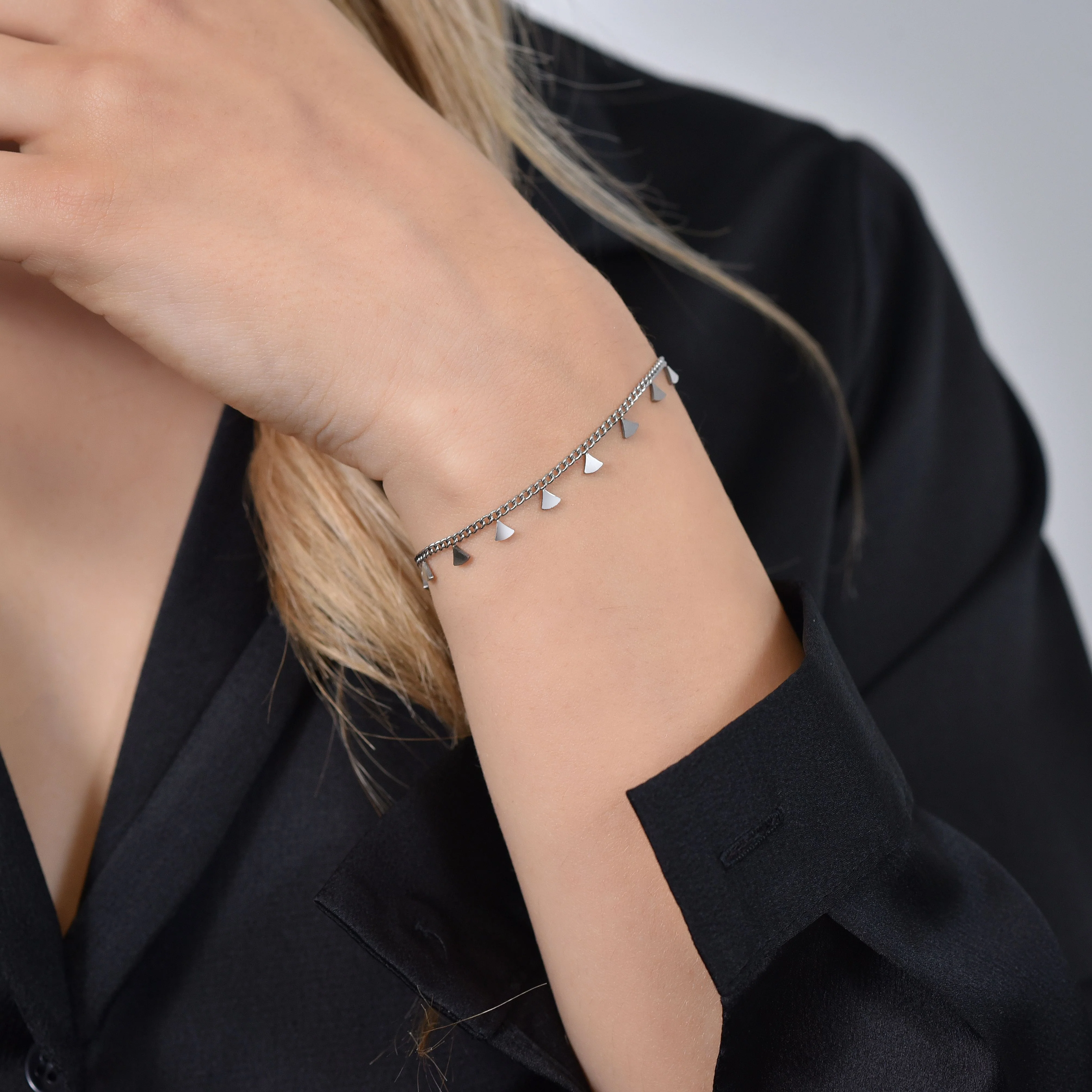BRACCIALE DONNA IN ACCIAIO CON TRIANGOLI - Image 2