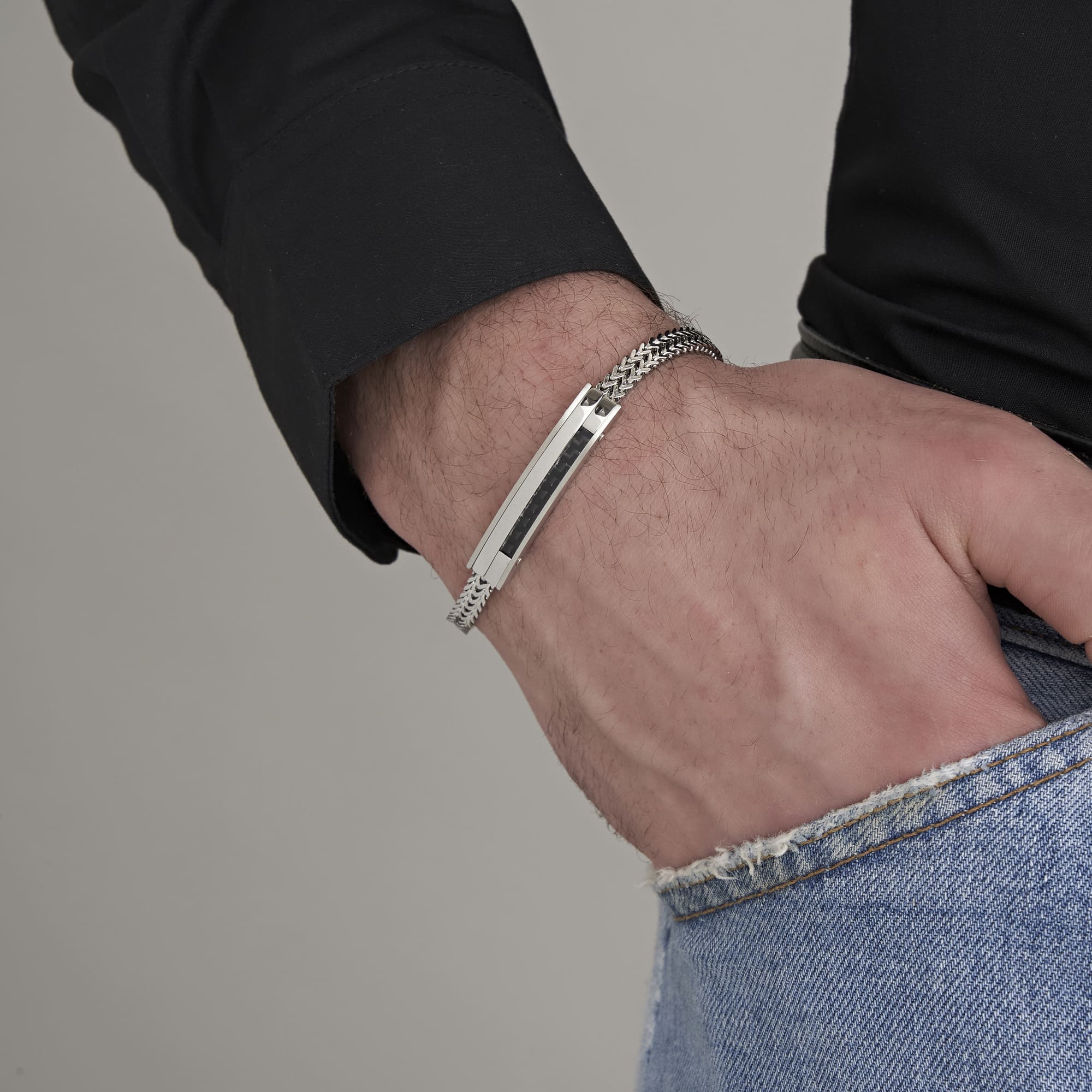 BRACCIALE UOMO IN ACCIAIO CON PIASTRA IN FIBRA DI CARBONIO ED ELEMENTO NERO - Image 3