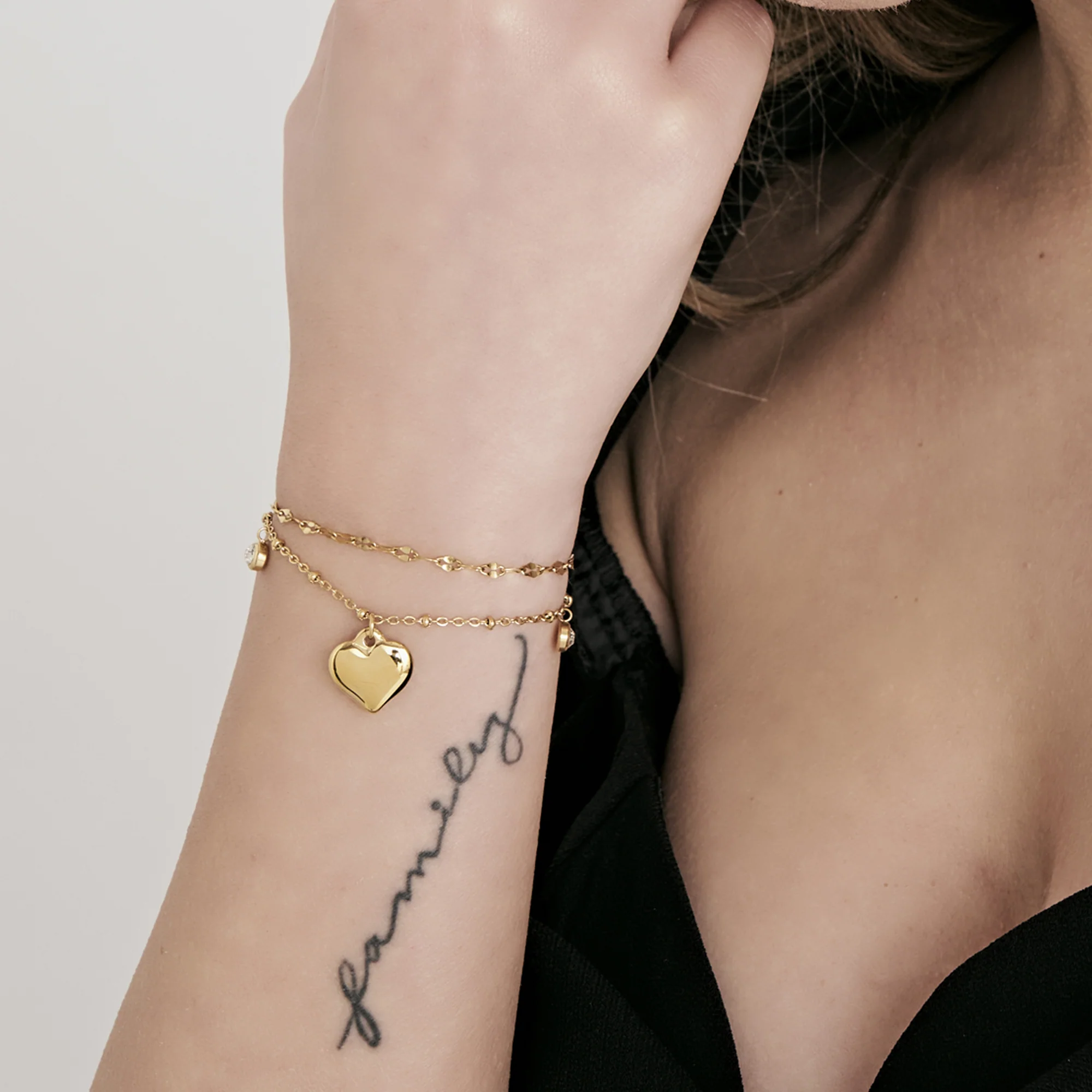 BRACCIALE DONNA IN ACCIAIO IP GOLD CON CUORE E CRISTALLI BIANCHI - Image 2