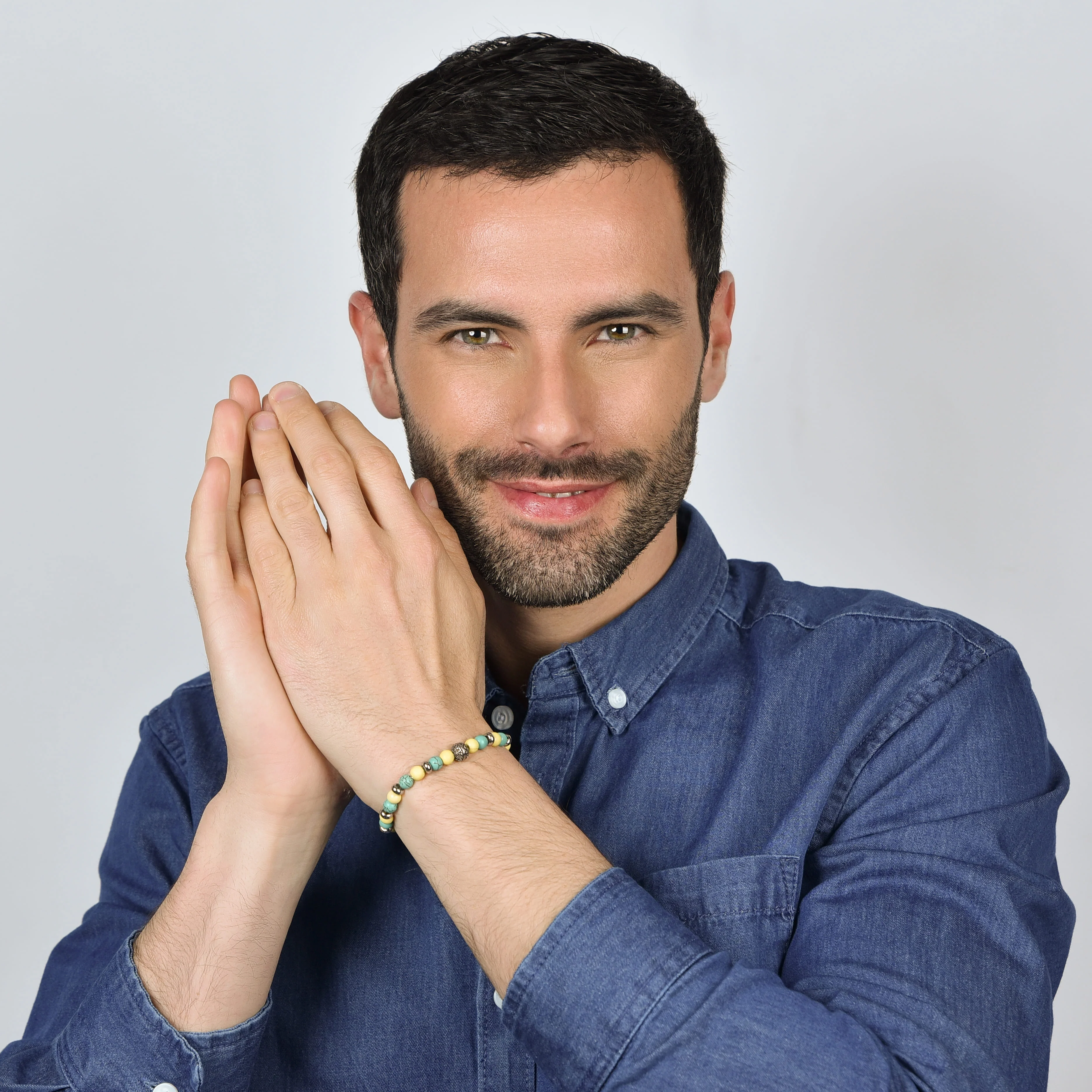 BRACCIALE UOMO ELASTICO CON PIETRE TURCHESI E GIALLE ED ELEMENTI IN ACCIAIO - Image 3