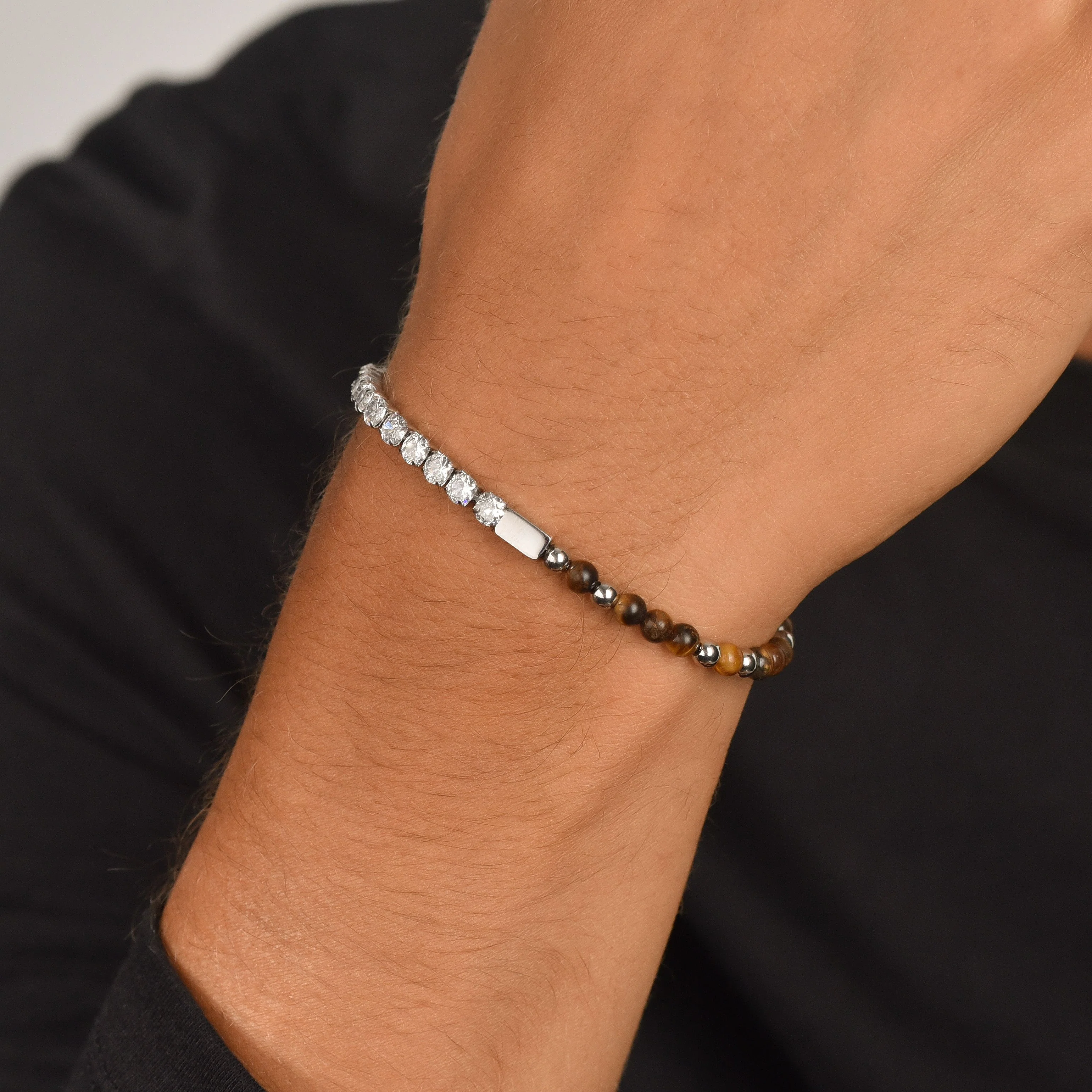 BRACCIALE UOMO IN ACCIAIO CON CRISTALLI BIANCHI E PIETRE OCCHIO DI TIGRE - Image 2
