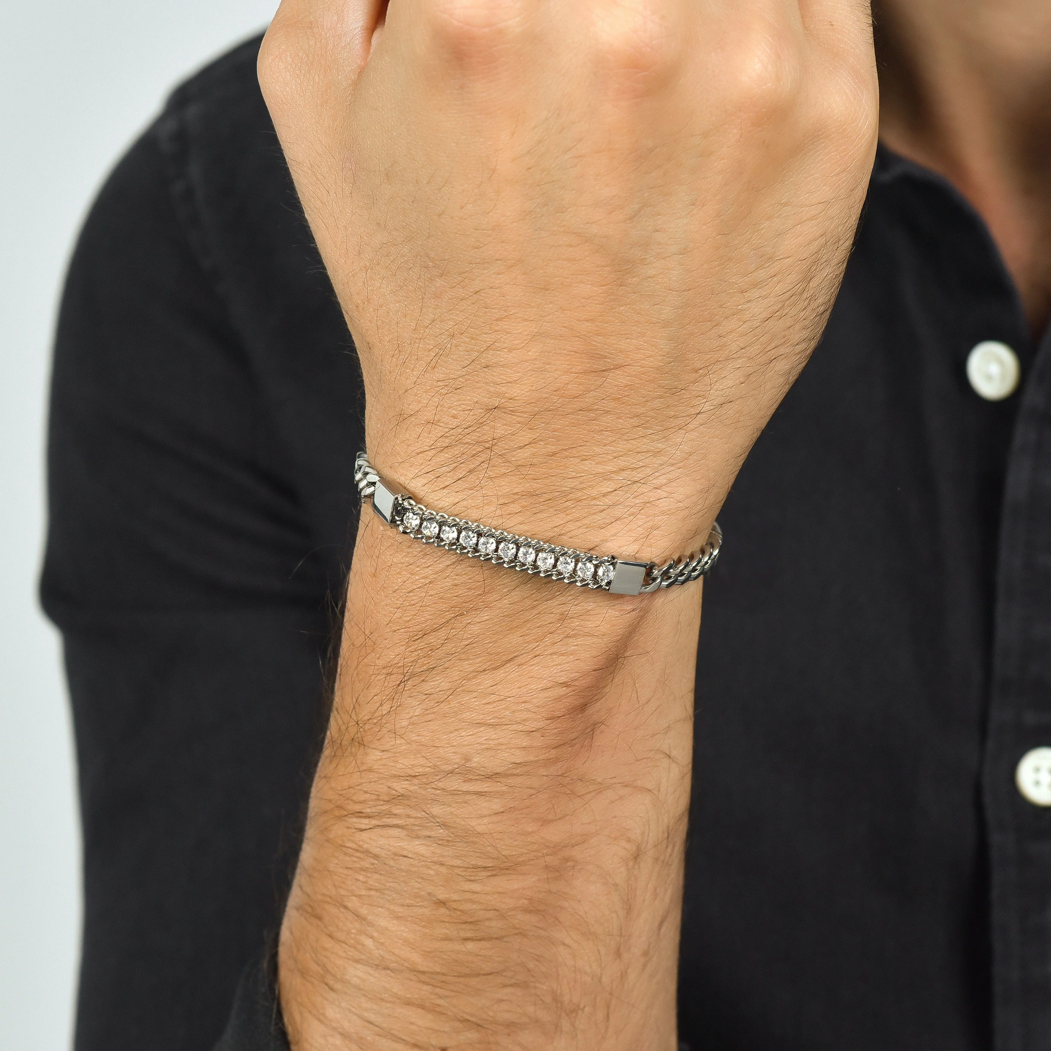 BRACCIALE UOMO IN ACCIAIO ELEMENTO CON CRISTALLI BIANCHI - Image 2