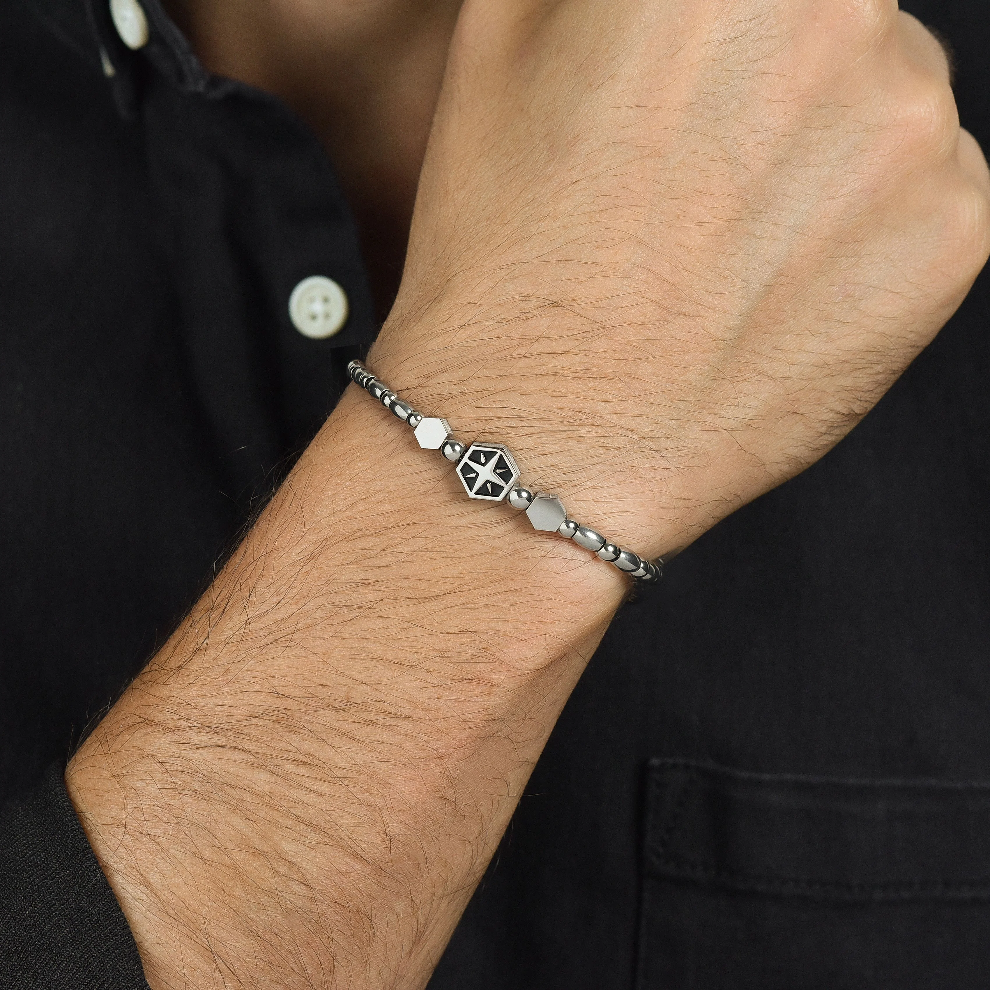 BRACCIALE UOMO IN ACCIAIO ELEMENTO CON ROSA DEI VENTI SILVER E SMALTO NERO - Image 2