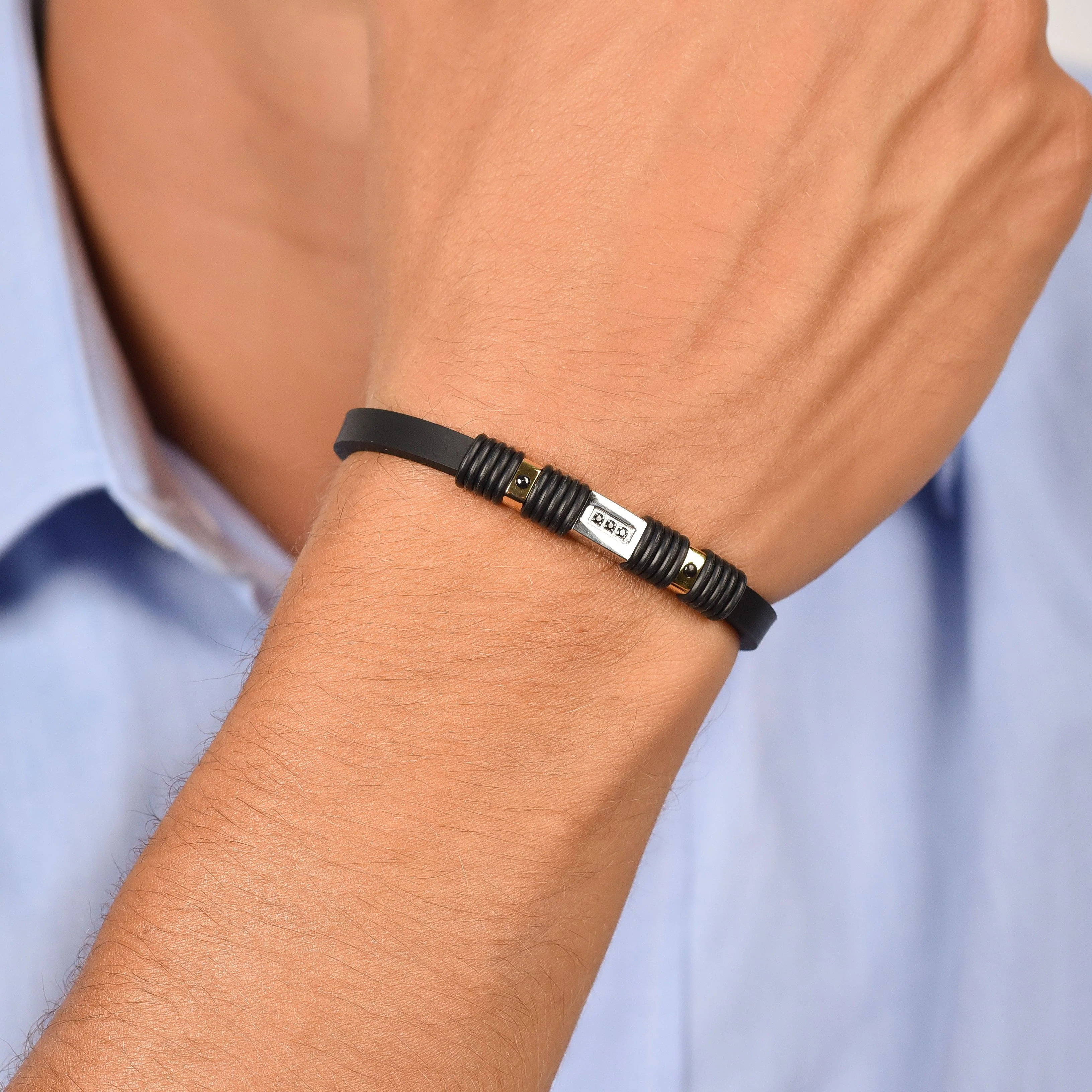 BRACCIALE UOMO IN SILICONE NERO CON ELEMENTI IN ACCIAIO IP NERO E IP GOLD - Image 2