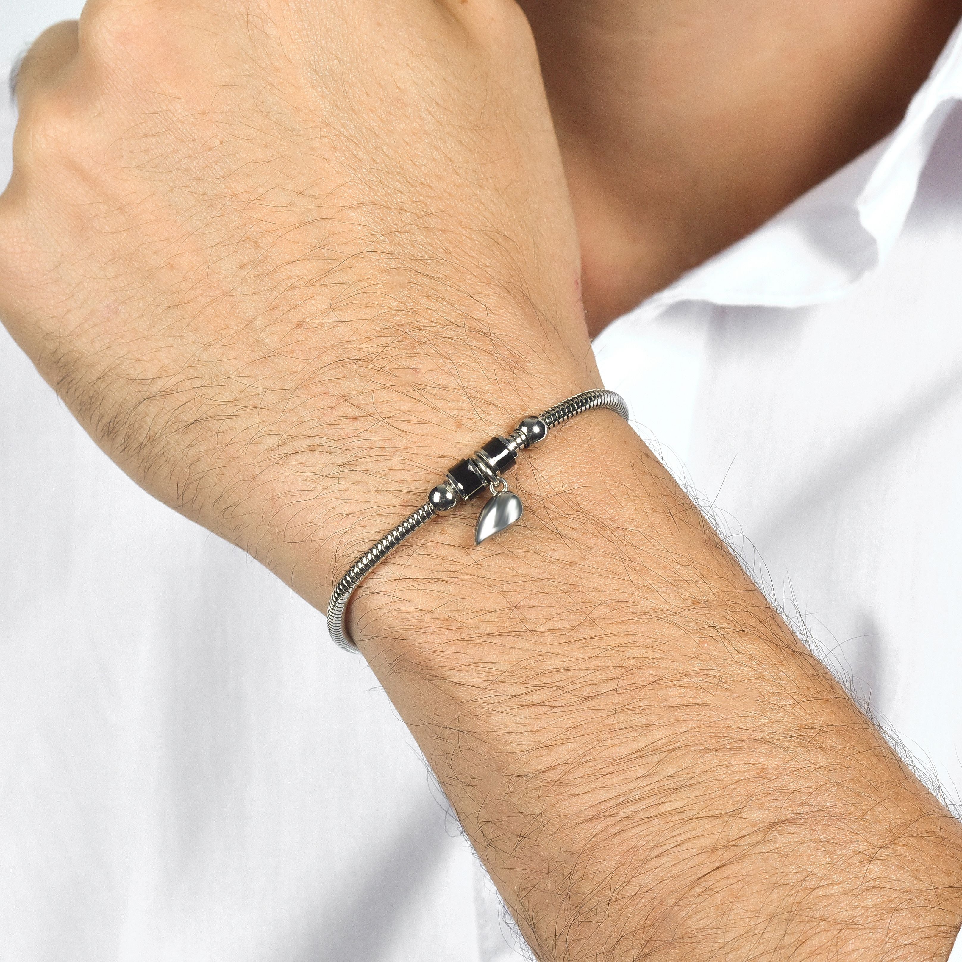 BRACCIALI COPPIA IN ACCIAIO CON MEZZO CUORE CALAMITATO - Image 5