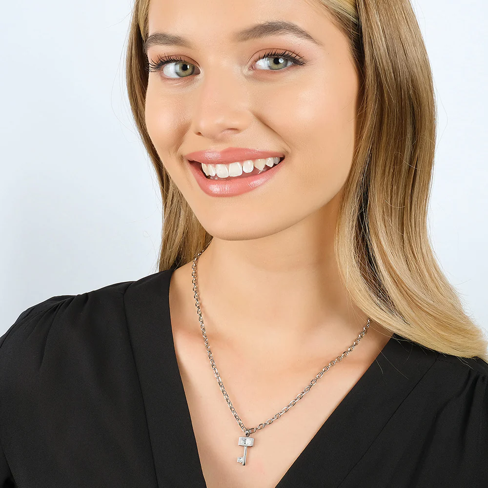 COLLANA DONNA IN ACCIAIO CON CHIAVE CON CRISTALLI BIANCHI - Image 3