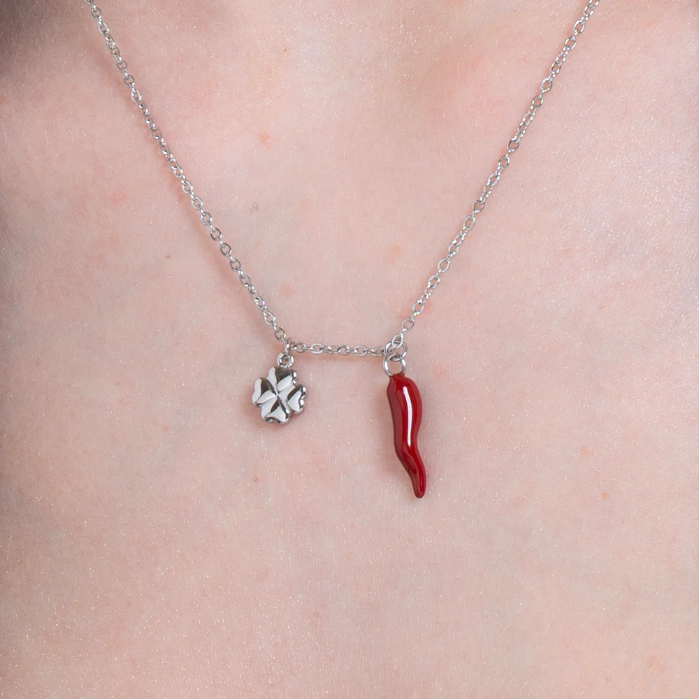 COLLANA DONNA IN ACCIAIO CON CORNO ROSSO E QUADRIFOGLIO - Image 2