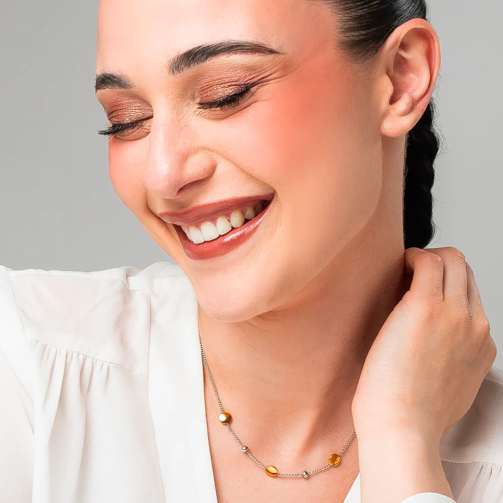 COLLANA DONNA IN ACCIAIO CON ELEMENTI IN ACCIAIO IP GOLD E CRISTALLI BIANCHI - Image 3