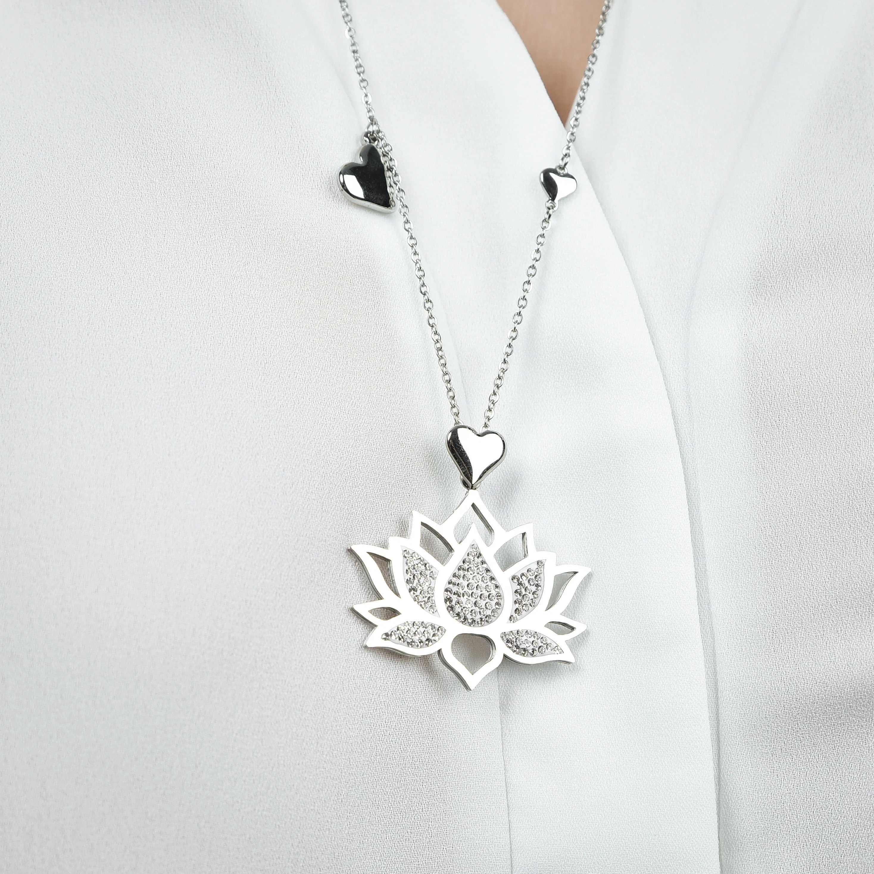 COLLANA DONNA IN ACCIAIO CON FIORE DI LOTO CON CRISTALLI BIANCHI - Image 2