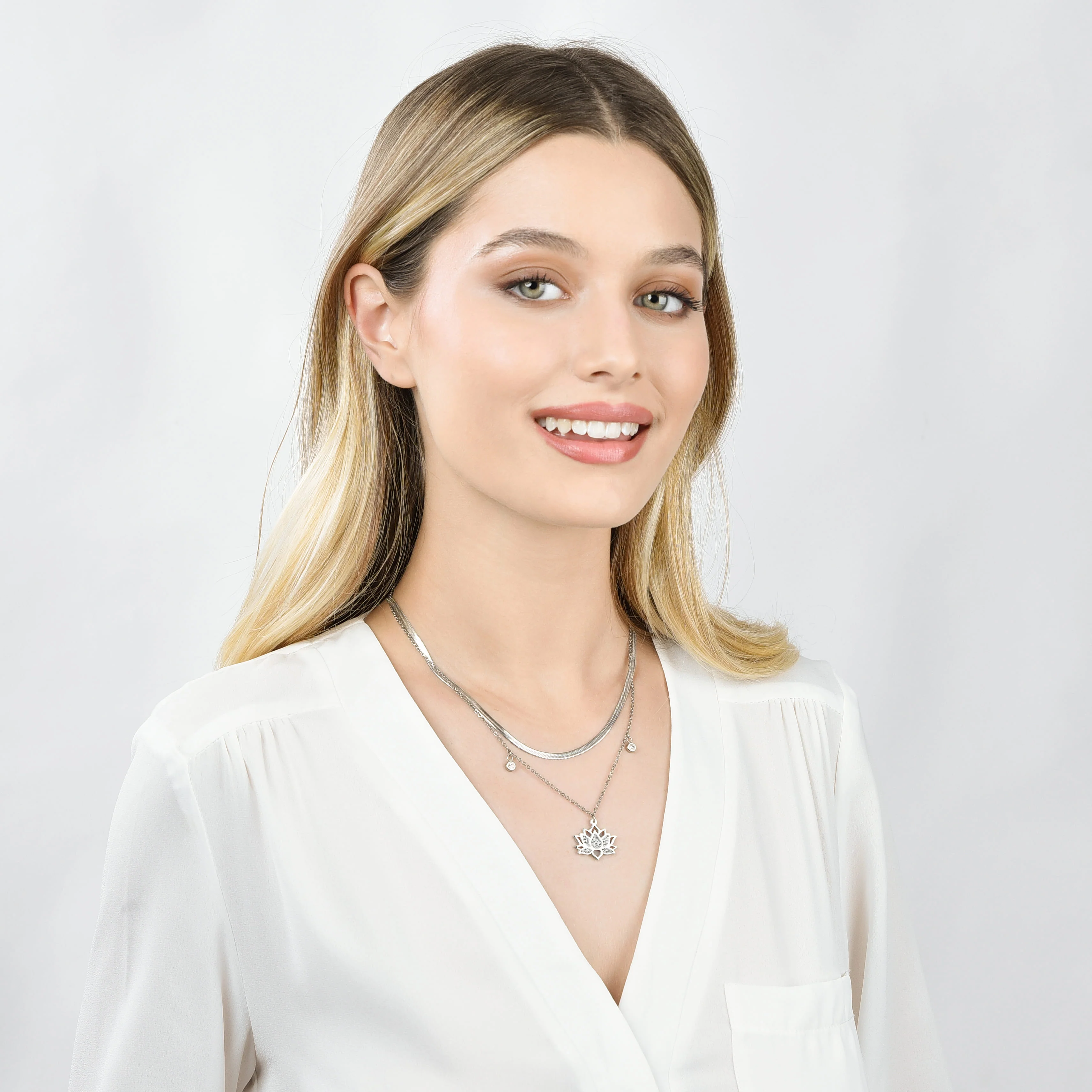 COLLANA DONNA IN ACCIAIO CON FIORE DI LOTO CON CRISTALLI BIANCHI - Image 3