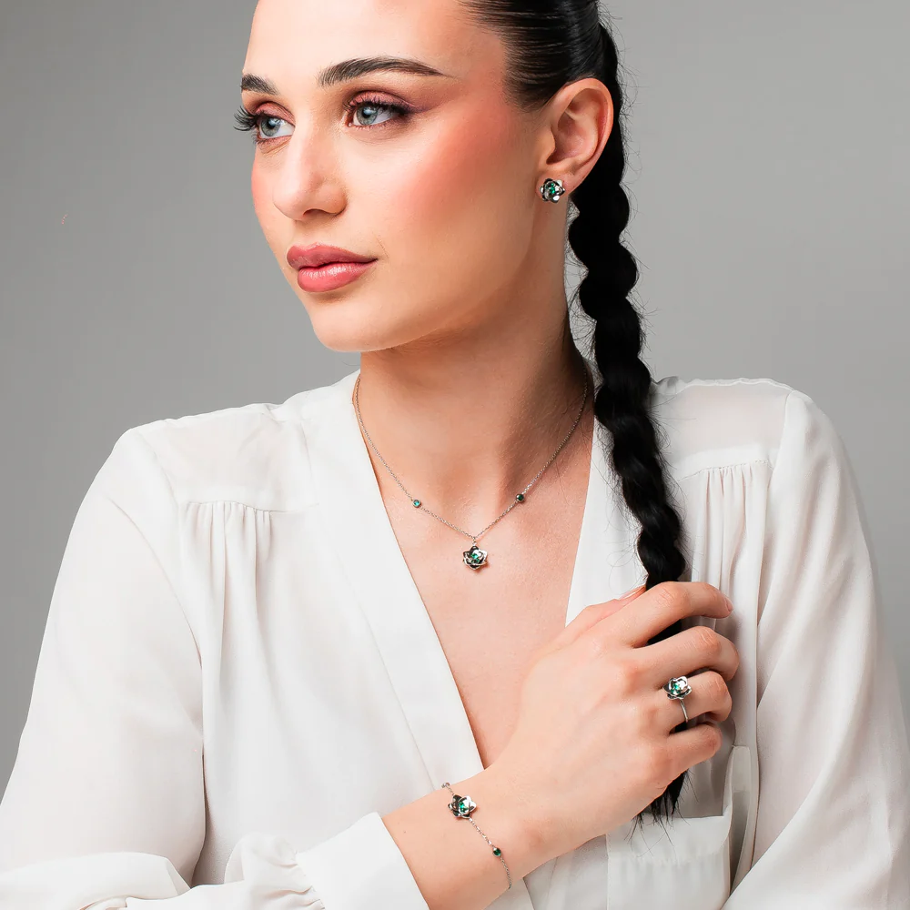 COLLANA DONNA IN ACCIAIO, FIORI ED ELEMENTI CON ZIRCONI VERDI - Image 2