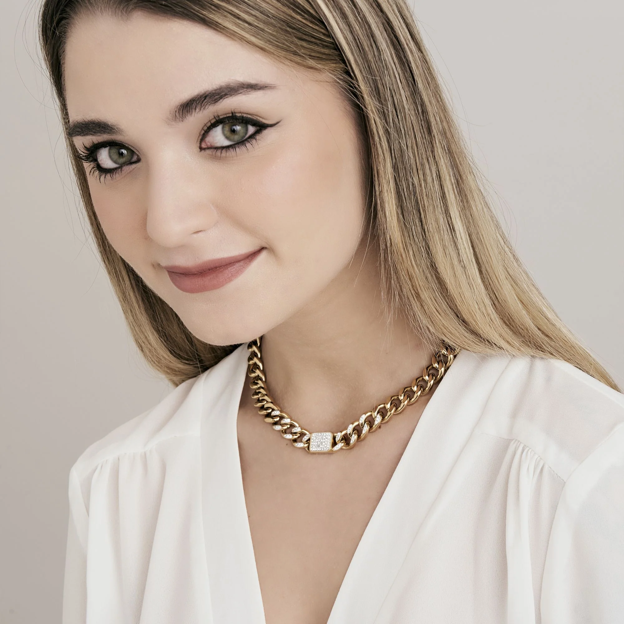 COLLANA DONNA IN ACCIAIO IP GOLD CON CRISTALLI BIANCHI PENDENTI E MAGLIA CATENA - Image 3