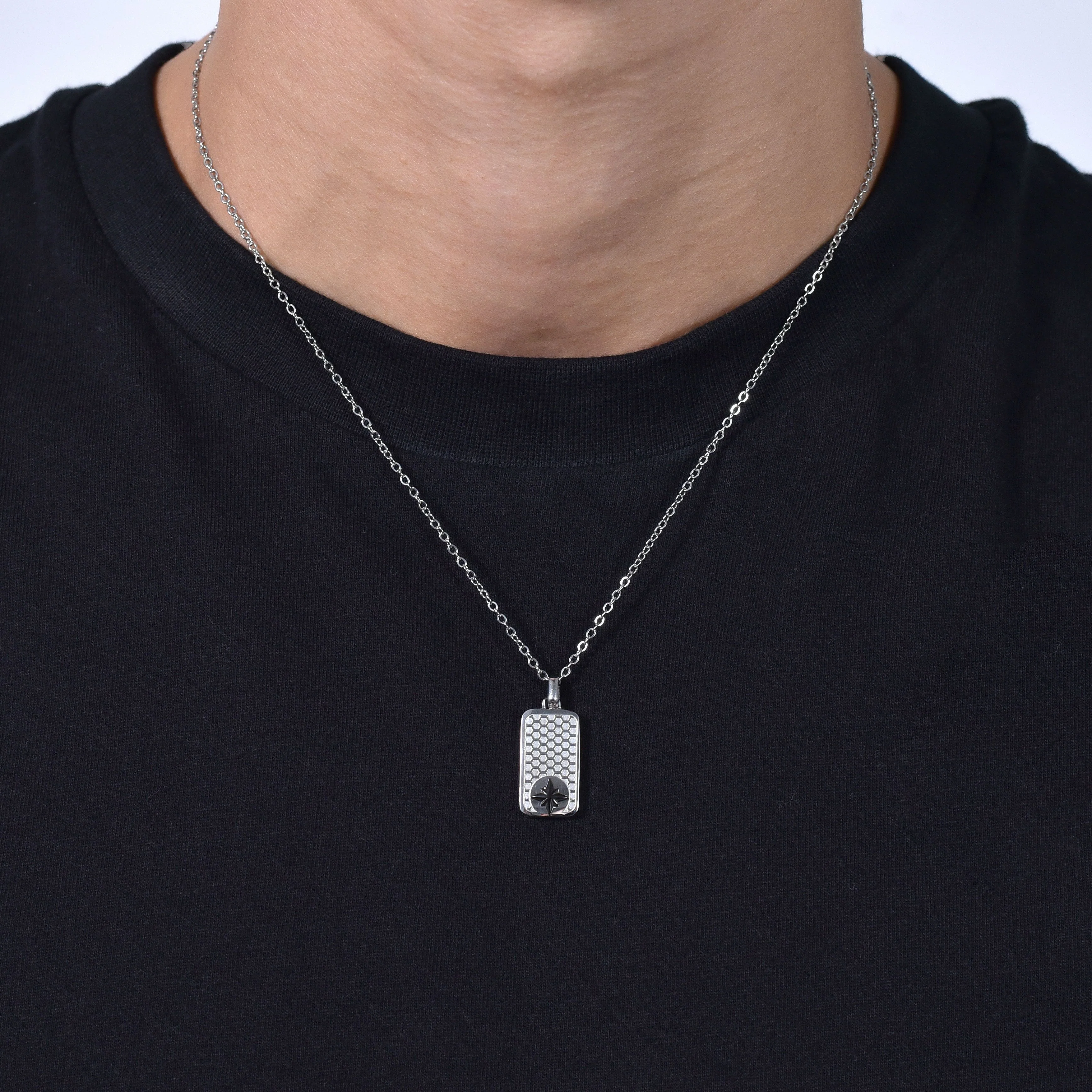 COLLANA UOMO IN ACCIAIO CON PIASTRA ROSA DEI VENTI - Image 2