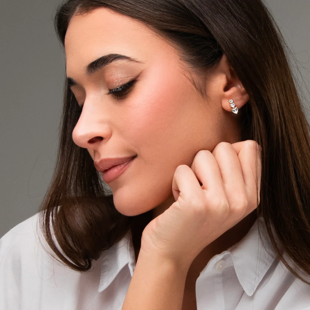 MONO ORECCHINO DONNA IN ACCIAIO IP GOLD CON CUORI CON ZIRCONI BIANCHI - Image 3