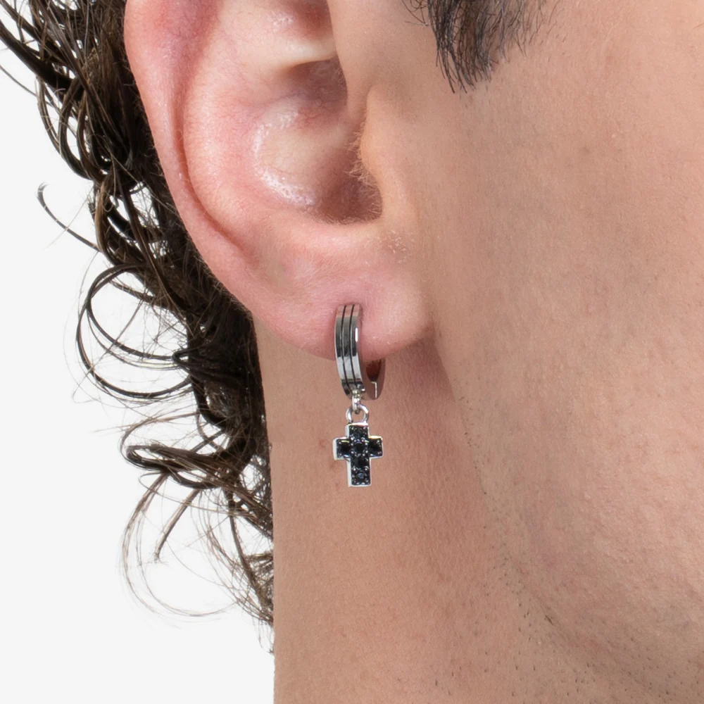 MONO ORECCHINO UOMO IN ACCIAIO CON CROCE IP NERO CON ZIRCONI NERI - Image 2