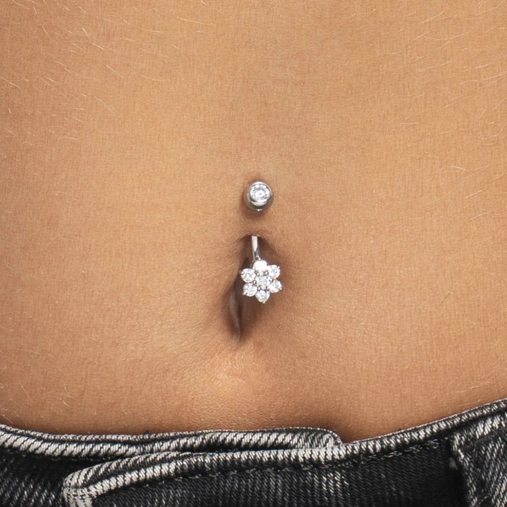 PIERCING OMBELICO DONNA IN ACCIAIO CON ZIRCONI BIANCHI TAGLIO STELLA - Image 2