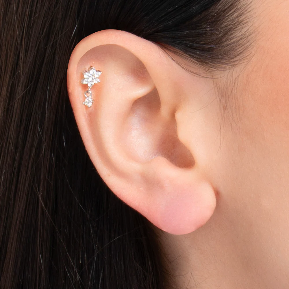 PIERCING ORECCHIO DONNA IN ACCIAIO FORMA FIORE CON PETALI ZIRCONI BIANCHI - Image 2